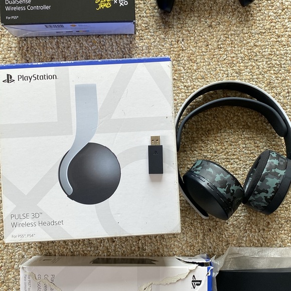 PlayStation 5 Accessories BUNDLE - Picture 7 of 13